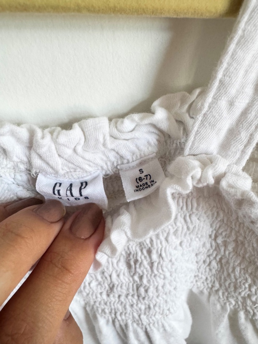 Gap Kids White Smocked Tank Top | Girls Sleeveless Peplum Top | Size S (6-7) - Picture 3 of 3
